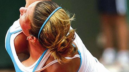 Simona Halep a învins în derby-ul româncelor de la București