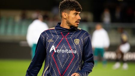 Florinel Coman a rămas la arabi pentru milioanele de euro, dar a pierdut naționala și acum a fost din nou umilit de antrenor