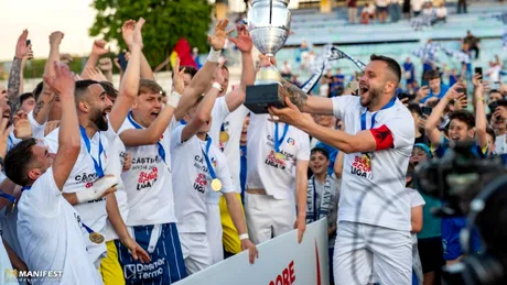 Cetatea Suceava a oficializat primele trei achiziții pentru Liga 2. Printre nou-veniți este Cătălin Golofca. Au și alte două mutări de la rivala Șoimii Gura Humorului