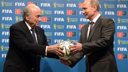 Putin a găsit în Sepp Blatter un susținător fără limite. Președintele FIFA către liderul rus: "Meriți cinci stele"