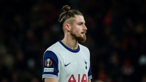 Radu Drăgușin e de vânzare! Tottenham i-a decis prețul de plecare și Inter pregătește oferta