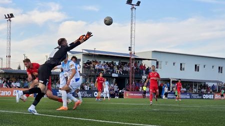 FC Bacău a dominat U Craiova o repriză, a avut și om în plus, dar a cedat în cele din urmă în fața campioanei, la debutul în grupele Cupei României. Costel Enache: ”Rar te întâlnești cu șansa asta”