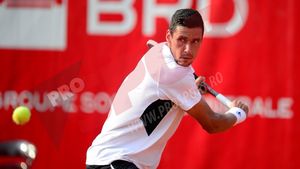 Victor Hănescu s-a calificat în sferturi la Oeiras după o victorie cu 2-1 în fața spaniolului Carreno-Busta