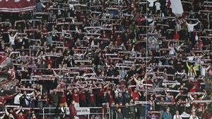 Rapid Bucureşti a scos la vânzare abonamentele pentru noul sezon. Cel mai ieftin costă 410 lei, iar cel mai scump ajunge la 6.000 de lei