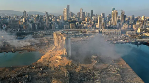 S-au calculat pagubele exploziei de acum 10 zile de la Beirut: peste 15 miliarde de dolari! Craterul, format după explozie, are o adâncime de 43 de metri
