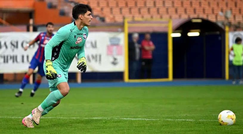 Arsenie Mocan, portarul debutant în Liga 2 al FC Bihor, l-a impresionat pe Erik Lincar. Îi prevede un viitor măreț: ”Îl admir foarte mult”