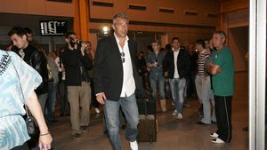 FOTO EXCLUSIV Omul cu 24 de trofee e la Cluj! "Animalul" va urmări CFR-ul din tribune, la derbiul cu Steaua! Cât va câștiga în Gruia