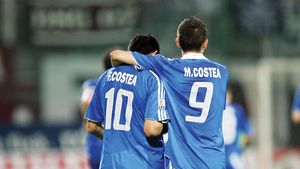 Florin Costea, apărat de fratele său:** "Și-a rupt picioarele pentru Craiova, dar este înjurat în permanență!"