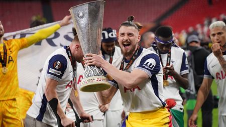 FRF, mesaj pentru Radu Drăgușin după ce a câștigat primul trofeu la Tottenham