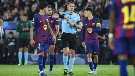 E oficial. FC Barcelona l-a reclamat pe Istvan Kovacs la UEFA. Nu a scăpat nici Clement Turpin