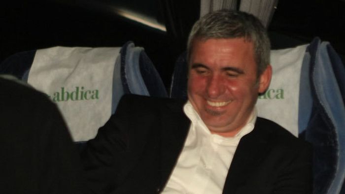 Turcii îi cântă Prohodul lui Hagi: "Are mereu aceleași replici!" FOTO** Până și scaunele cer abdicarea "Regelui" :)