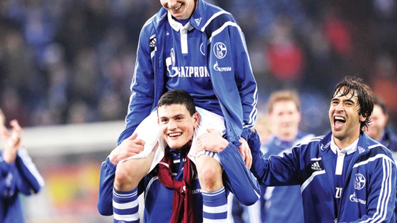 Un puști de 17 ani a salvat-o pe Schalke