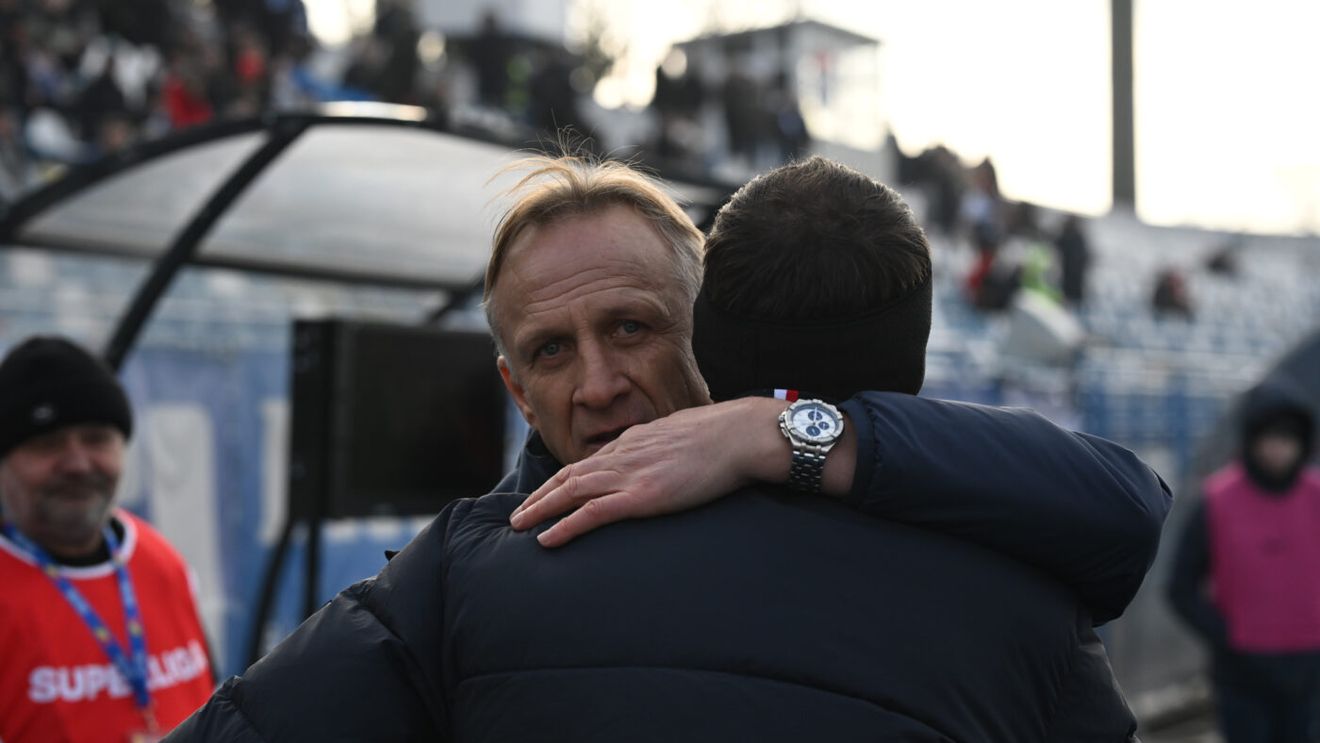 Săndoi dă vina pe arbitri și pe lipsa transferurilor pentru eșecul cu Hermannstadt: „Nu știu cât mai jucăm cu improvizații”