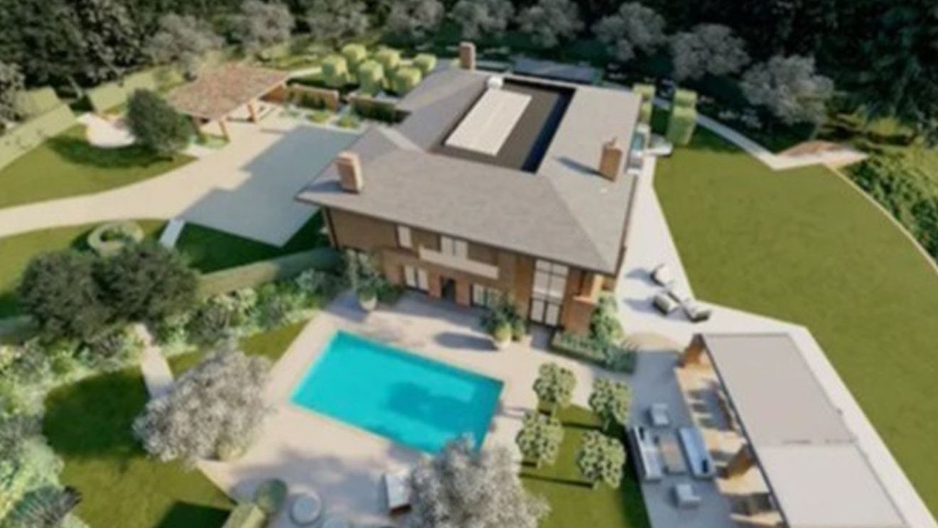 A făcut o greșeală și conacul cu 5 dormitoare și cu piscină i-ar putea produce o pagubă de 18.000.000 de euro
