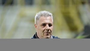 ULTIMA ORĂ‚ | Șumudică anunță că și-a găsit echipă și are un mesaj pentru FCSB și Dinamo: "Cred că la anul ne vom întâlni din nou! Sper să avem meciuri frumoase!"