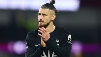 La câteva zile după ce s-a însurat, Radu Drăguşin a trecut printr-o adevărată umilință. Decizia antrenorului lui Tottenham