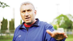INTERVIU cu Ilie Bărbulescu | "După a doua sticlă de vin roșu, îi spun lui Pierluigi Collina să mă împrumute cu 100.000 de euro! Știi ce-mi răspunde!?". "Jaf" în stil italian, rolul lui Jorge Mendes pentru Boloni și Ghencea forever. "Mi-am luat o piatră de pe stadion. O țin într-un seif". Partea a doua