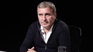 Gică Hagi, noi detalii despre situația lui Ianis. Cum se simte atacantul depistat cu COVID-19. „Face tratament!”