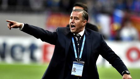 Antrenorul FCSB a crezut că vedetele lui Gigi Becali îl lucrează pentru a reveni Laurențiu Reghecampf: „L-au deranjat grătarele noastre. Nu a spus-o explicit, dar s-a văzut”