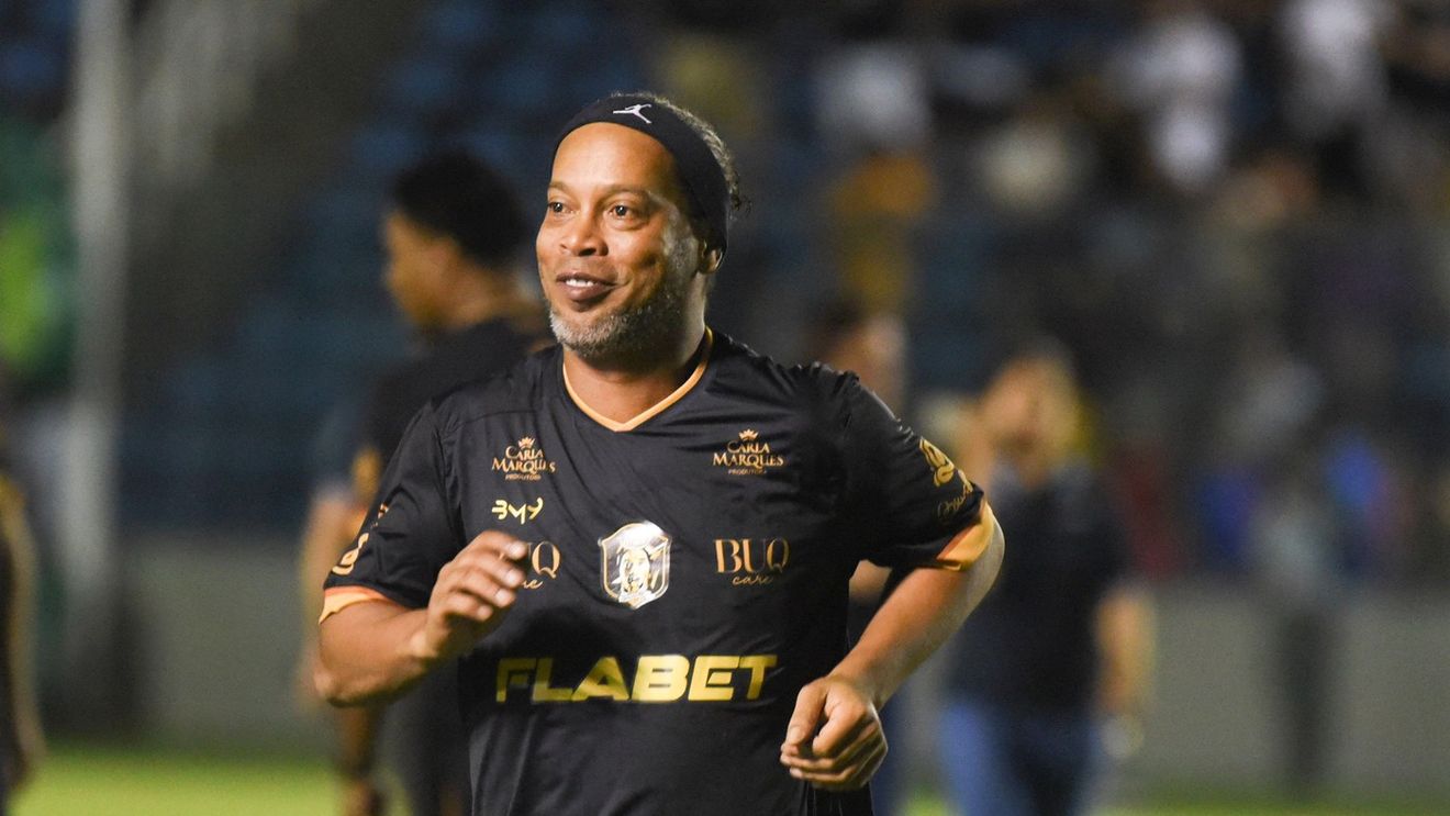 Vedetele României şi Ronaldinho, la Cluj. Ce lovitură