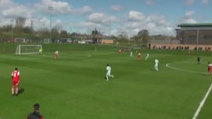 VIDEO |  Un portar de 18 ani a înscris un gol de Cartea Recordurilor. Acum aștepată răspunsul celor de la Guinness Book. Cum a marcat