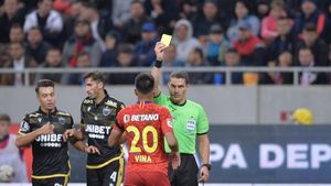 FCSB - Dinamo, condus de arbitrul „căruia i se întunecă mintea de la draci"! Gigi Becali, derapaje grave la adresa lui Istvan Kovacs | EXCLUSIV