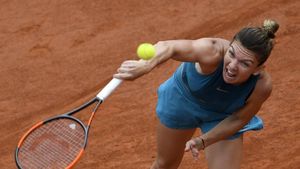 Roland Garros 2019 | Cu motoarele turate la maxim și cu o pregătire pe măsura turneului. Cum se antrenează Simona Halep pentru al doilea Mare Șlem din carieră. "Vede unde servesc adversarele" 
