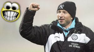 Arlauskis: "Dan Petrescu este cel mai mare comunist!"** / Petrescu: "Sunt un dictator democrat!"