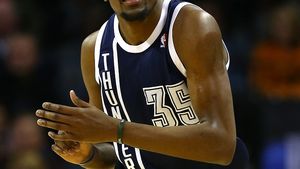 Triple-Durant! Superstarul lui Thunder a mai făcut un meci-record