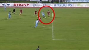 VIDEO Ă‚sta poate fi golul sezonului în Liga 1! Reușita "portarului", propusă la Puskas Award: "Dumnezeule, ce gol"