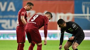 CFR Cluj - Universitatea Craiova, derby arbitrat pentru a treia oară în acest sezon de Marcel Bîrsan. Dan Petrescu: „Nu știu de ce este el mereu”