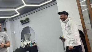 Andrei Cordea nu e afectat de criticile lui Gigi Becali! Fotbalistul lui FCSB s-a dat în spectacol într-un salon | VIDEO