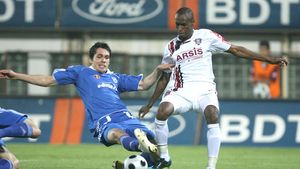 Cesinha și Marius Constantin au semnat "prelungirea" cu Rapid!