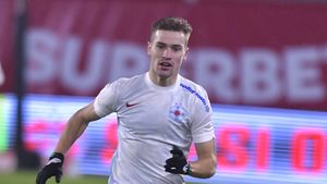 Un fost antrenor de la Dinamo și CFR Cluj îl pune pe tarabă pe Darius Olaru: „Trebuie să joace în străinătate la vârsta lui!”