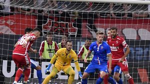 Craiova forțează transferul unui jucător din play-off! Fundașul i-a refuzat pe olteni în urmă cu un an