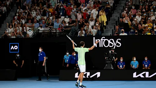 Spectatorii de la meciul Rafael Nadal - Daniil Medvedev, amenințați cu evacuarea din arenă! Așa ceva nu s-a mai întâmplat într-o finală de Grand Slam: ce i-au făcut australienii rusului