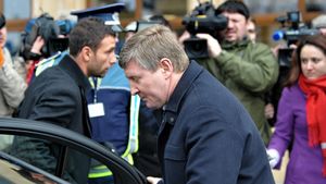 Rinat Ahmetov se ia cu mâinile de cap! Statul vrea să închirieze Liberty Galați, în loc să-l vândă, dar mastodontul are nevoie de 200.000.000 de euro urgent