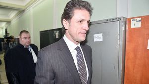 Popescu reacționează: "În perioada Eindhoven, eram reprezentat de Mircea Petescu"