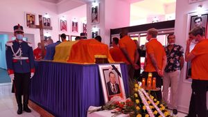 Ivan Patzaichin va fi înmormântat marți după-amiază la Cimitirul Bellu cu onoruri militare. UPDATE: Victor Becali a trimis o coroană de flori, iar Ionel Dănciulescu a mers să-i aducă un ultim omagiu | GALERIE FOTO&VIDEO