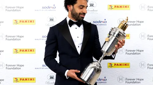 VIDEO | Salah, fotbalistul anului în Premier League! Egipteanul le-a luat fața rivalilor și a primit un mesaj amuzant de la Jurgen Klopp. Ce i-a transmis antrenorul în timpul ceremoniei