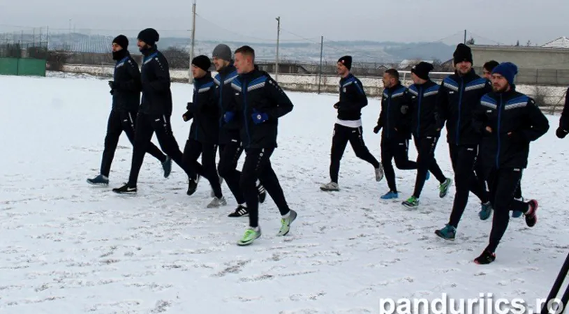 Patru vâlceni,** în teste la Pandurii