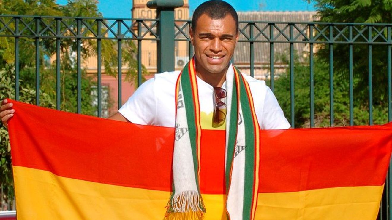 De la sublim la penibil!** Denilson a ajuns să joace în Vietnam!