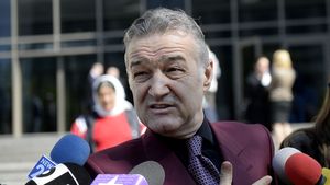 FCSB negociază transferul unui fundaș! Anunțul făcut de Becali: "MM și Dică se ocupă"