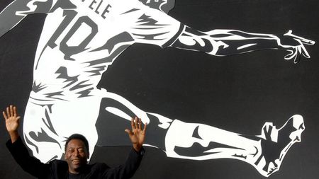 Pele, despre comparația cu Messi:** "Prima dată să marcheze 1.000 de goluri, apoi vorbim"