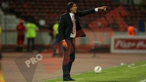 NEBUNIE la Dinamo! Dario Bonetti și-a acuzat jucătorii de BLAT! Ionel Dănciulescu:** "O mizerie, nici nu ne mai vine să jucăm! A vrut să mă scoată în minutul 10"