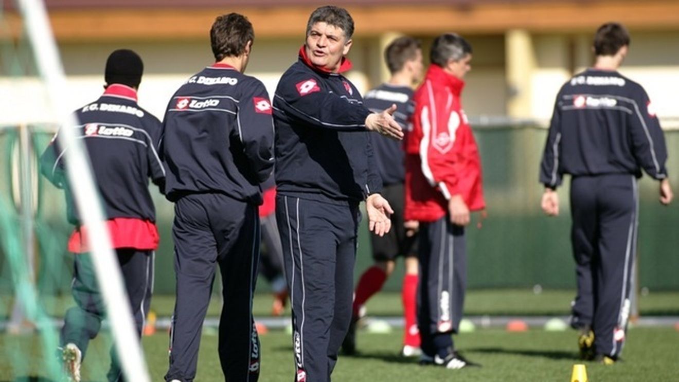 Dinu: "La Rapid este o 'ghilotină' perpetuă!** Ando este în pericol"