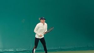 Simona Halep s-a antrenat în prima zi din 2022 și i-a uimit pe fani: „Unii cu sapa... alții cu mapa!”