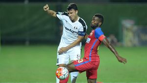 Budescu, desemnat cel mai bun fotbalist din România în 2015: "Dacă m-aș duce la Steaua aș ajuta ambele echipe"