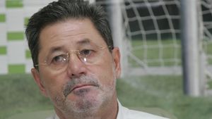 Dinu merge la Congresul European al Cluburilor