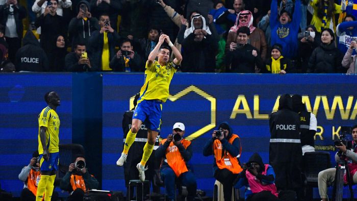 Arabii au ştiut ei de ce l-au îmbrăcat în aur pe Cristiano Ronaldo! Impactul superstarului pentru fotbalul saudit este colosal
